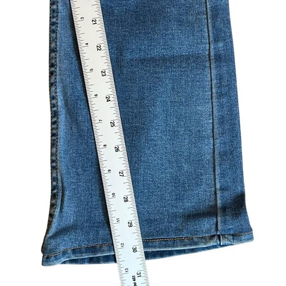 Free People Women’s Sz 26 Penny Pull On Flare Jeans Medium Wash Denim - Picture 14 of 15